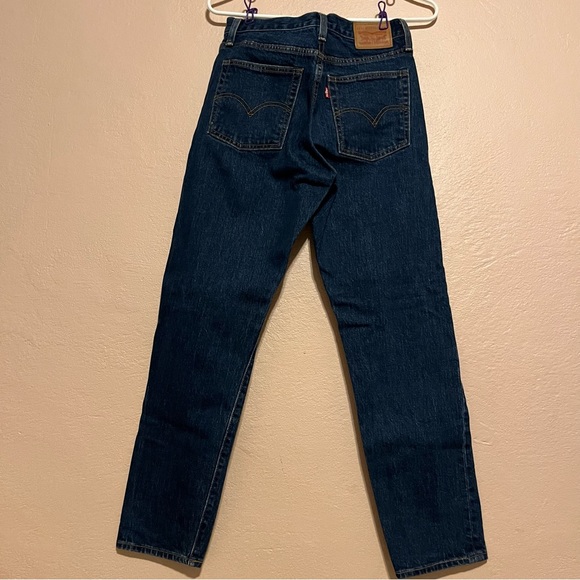 Women’s Dark Wash Levi’s Jeans Size 28 - Picture 5 of 7